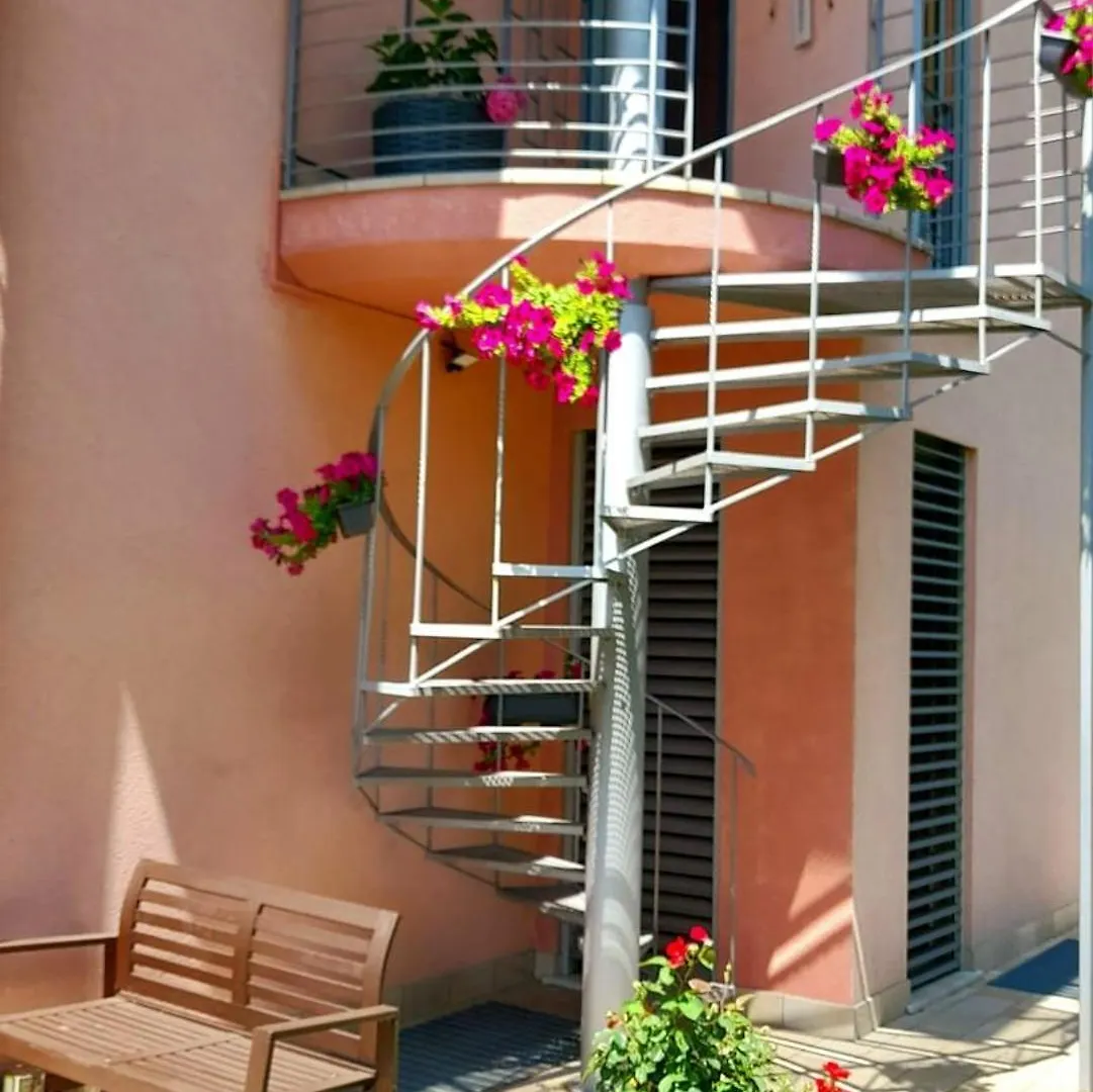 Villa Dei Tramonti Gavirate 0*,